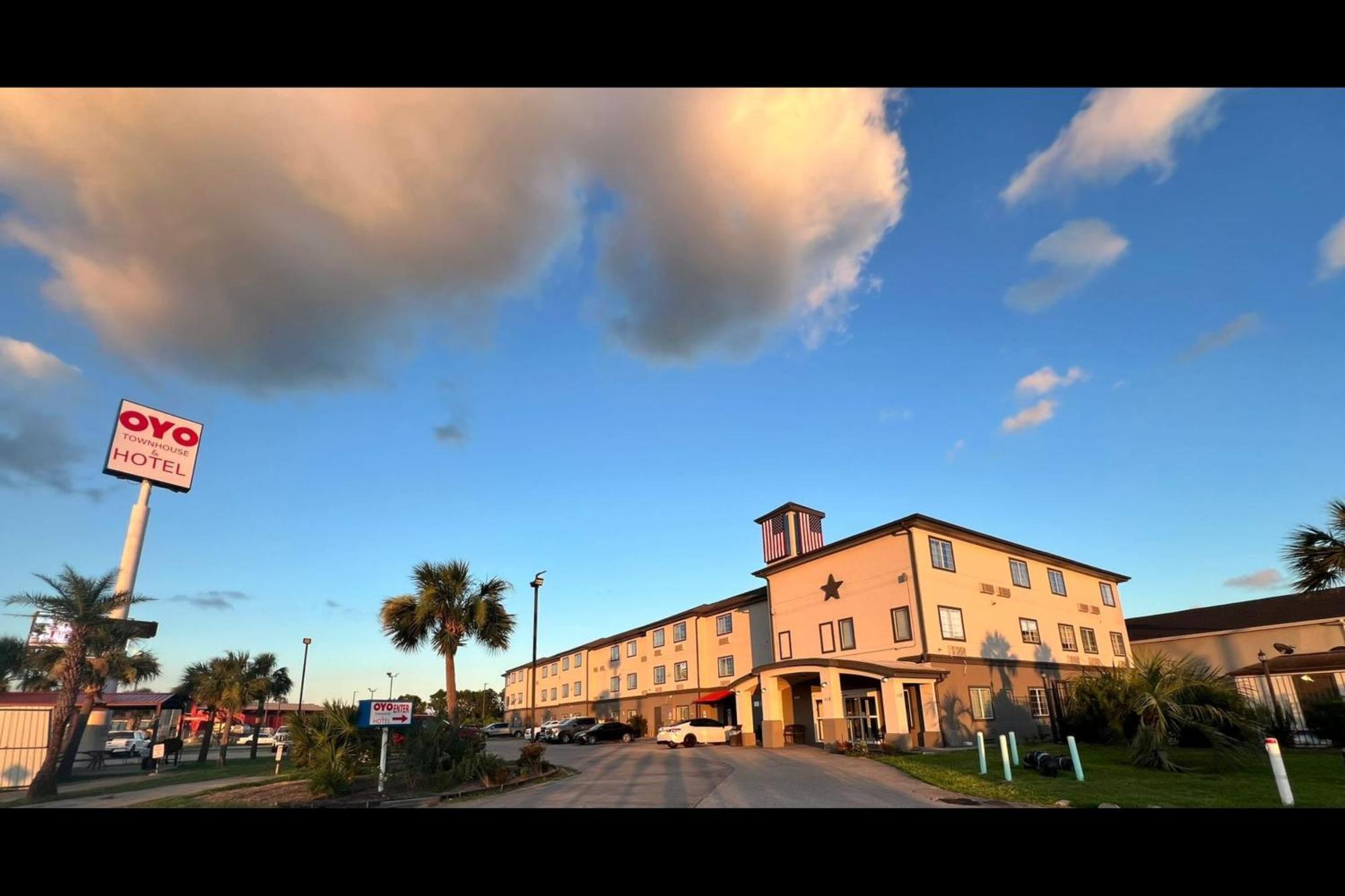 Oyo Townhouse Sulphur,La Extended Stay Exterior foto