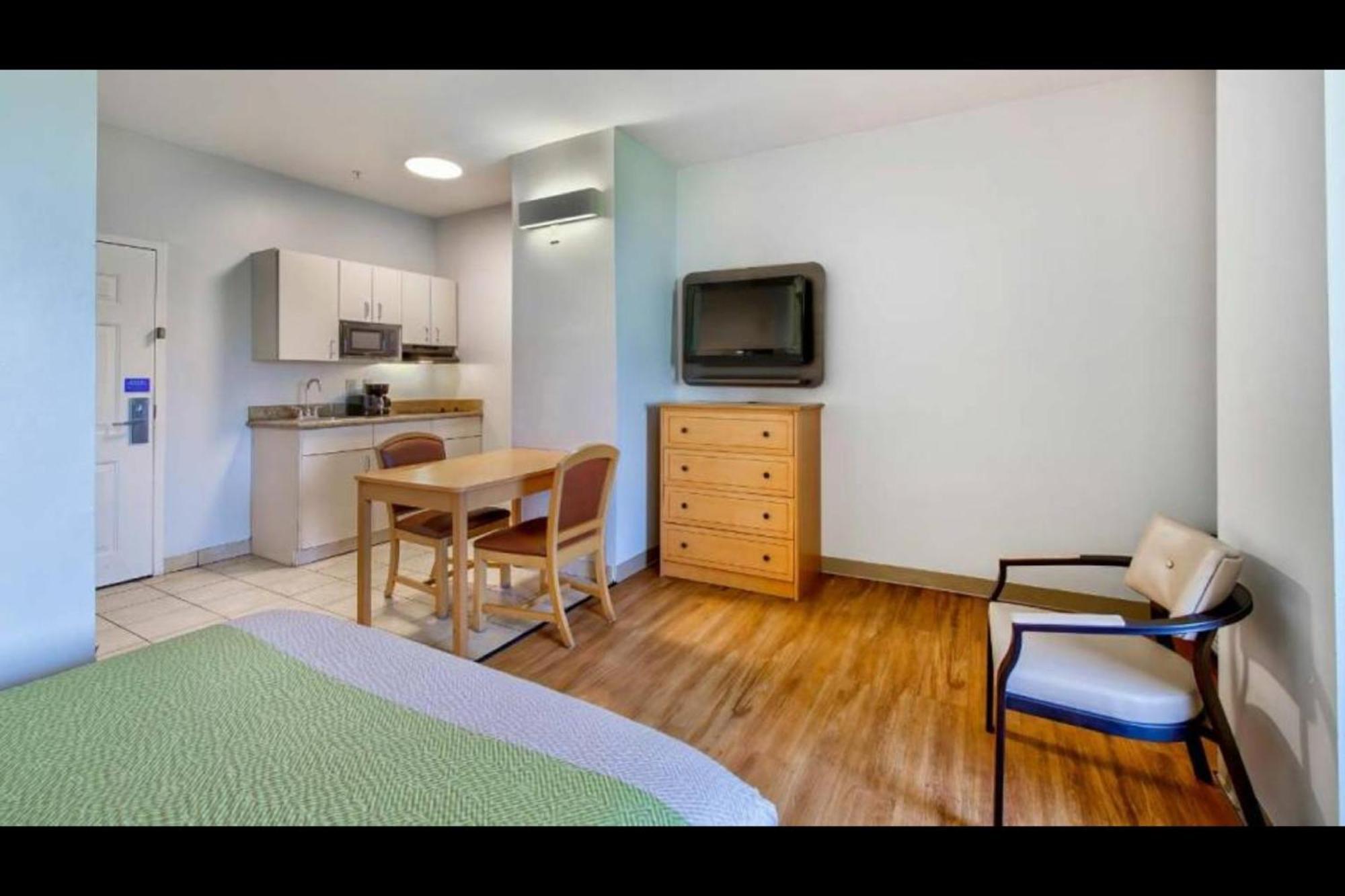 Oyo Townhouse Sulphur,La Extended Stay Exterior foto